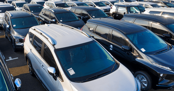 Jak negocjować cenę auta używanego – triki handlarzy i jak je rozpoznać.