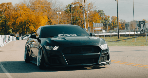 Czy warto kupić auto z USA w 2025? Prawdziwe koszty i ryzyka.